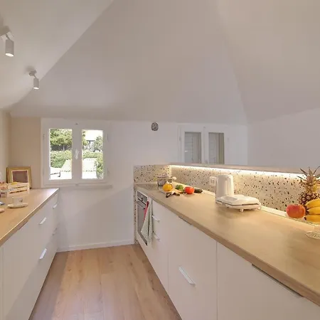 Apartment Vicina Summer