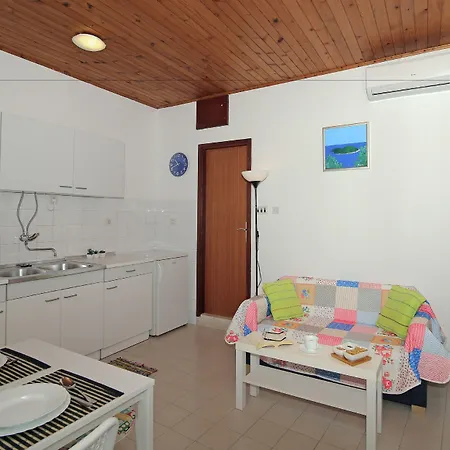 Apartment Vicina Summer